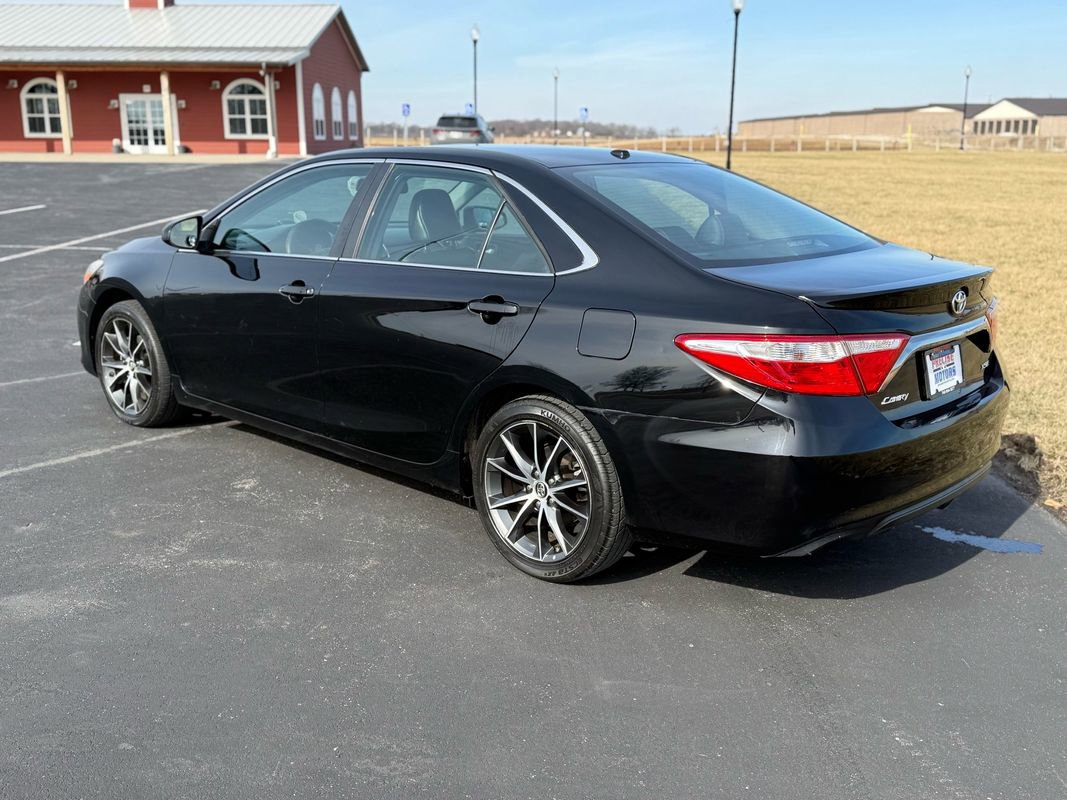 Used 2016 Toyota Camry XSE w/ Moonroof Package image 7