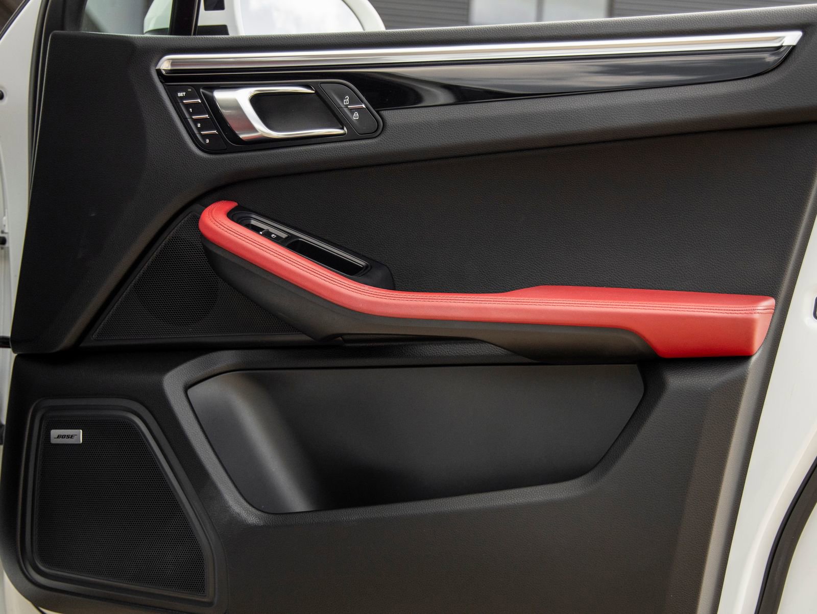 Used 2020 Porsche Macan image 44