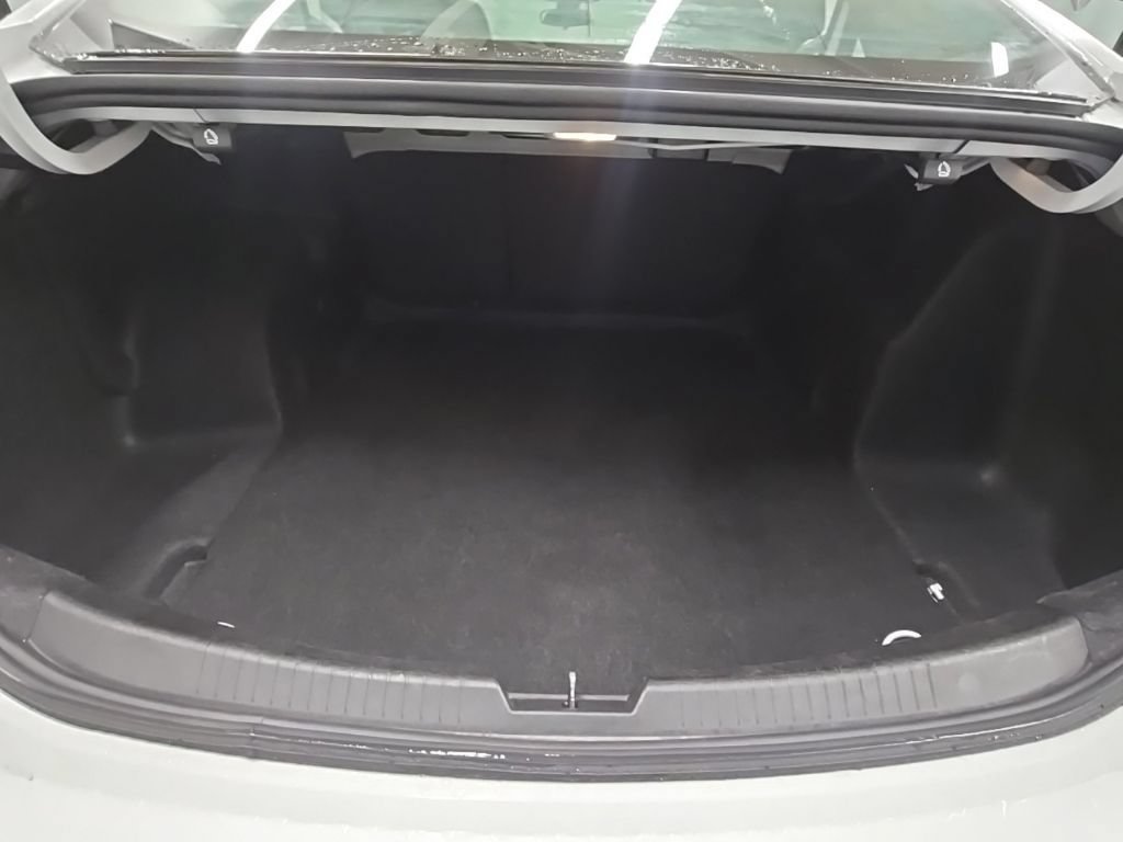 Used 2018 Chevrolet Malibu LT FWD image 18