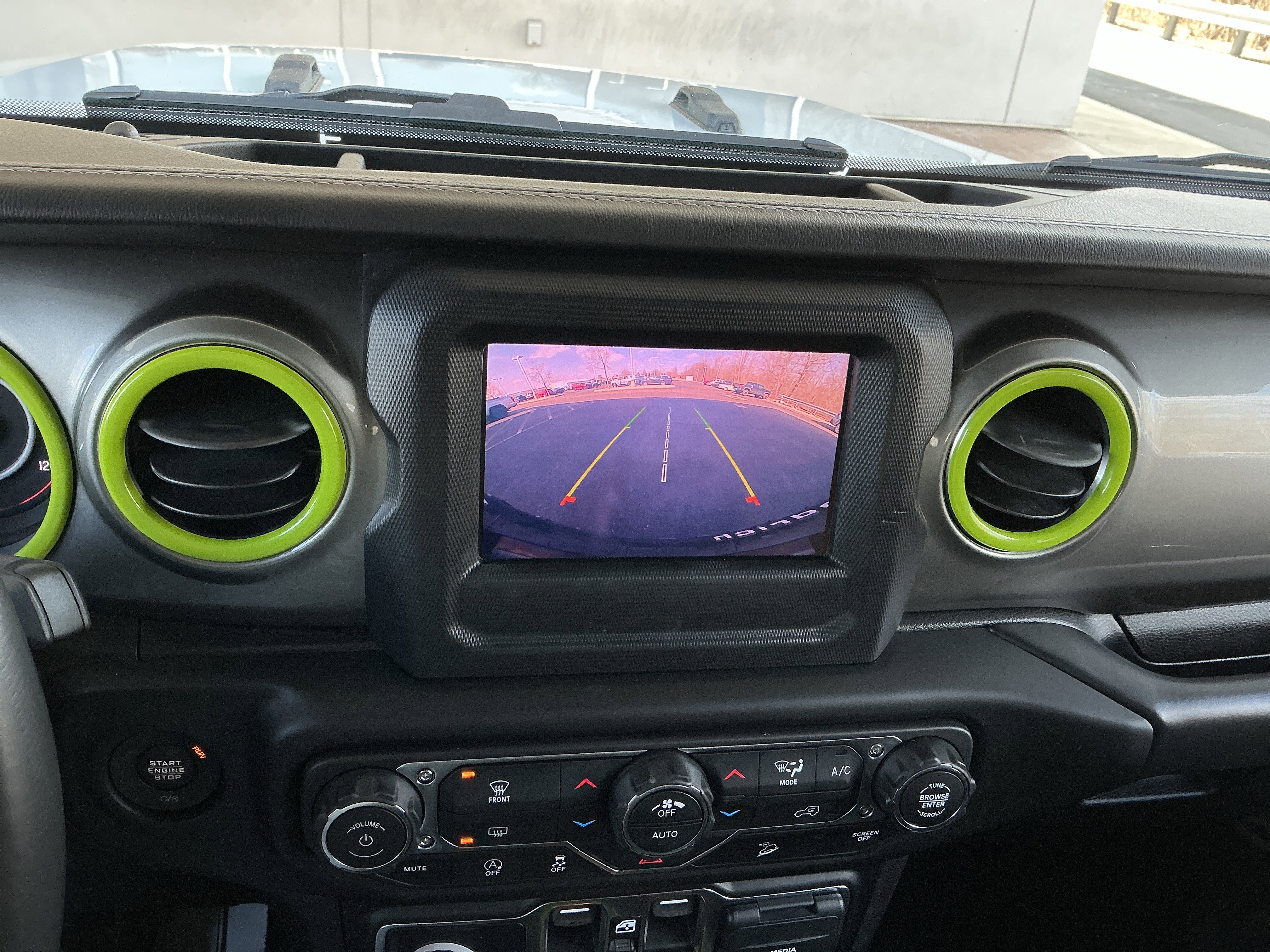 Used 2019 Jeep Wrangler Unlimited Sahara image 10