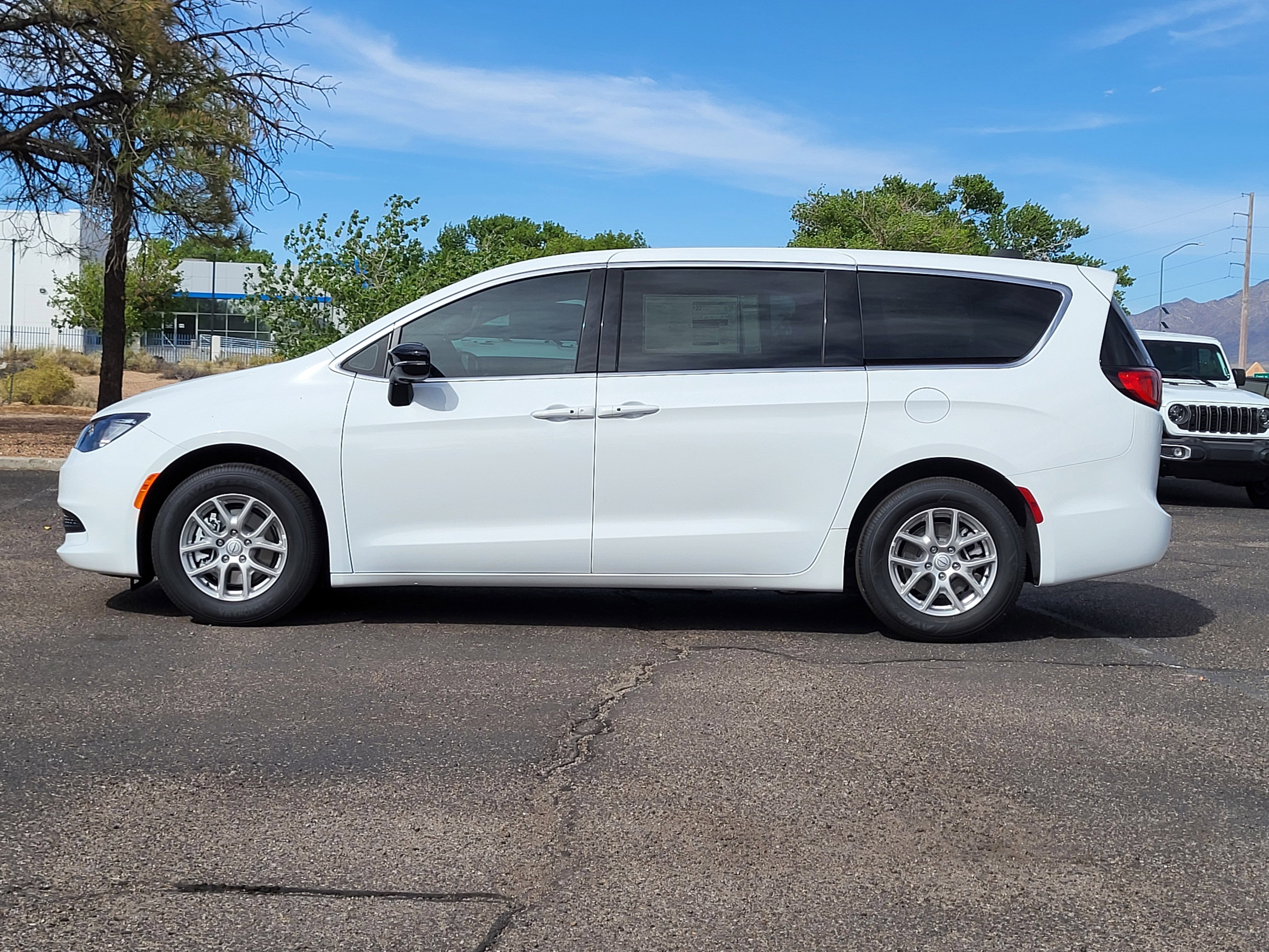 New 2026 Chrysler Voyager LX FWD image 4