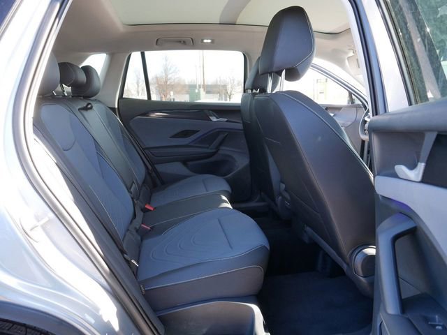 Used 2025 Volkswagen Tiguan SE image 19