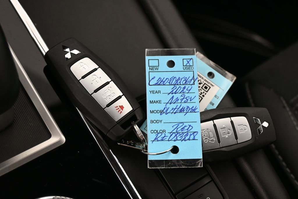 Used 2024 Mitsubishi Outlander SE Black Edition FWD image 24