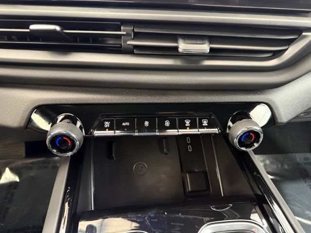 Used 2026 Chevrolet Silverado EV LT AWD/4WD image 39