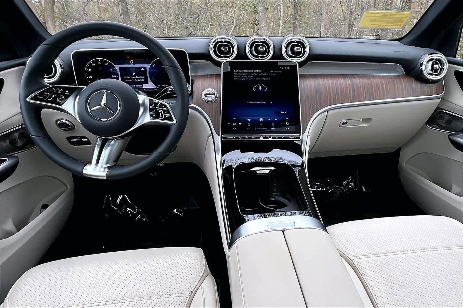 Used 2026 Mercedes-Benz GLC 350e 4MATIC image 16