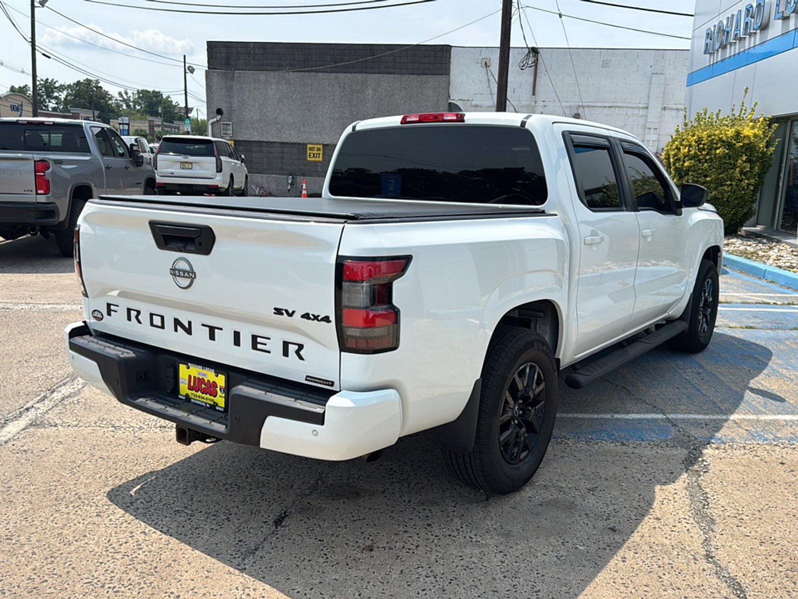 Used 2023 Nissan Frontier SV w/ Midnight Edition Package AWD/4WD image 5