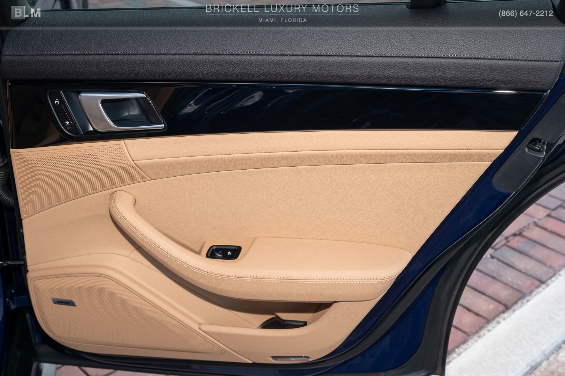 Used 2022 Porsche Panamera image 18