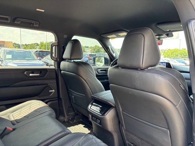 Used 2025 Nissan Armada PRO-4X AWD/4WD image 23
