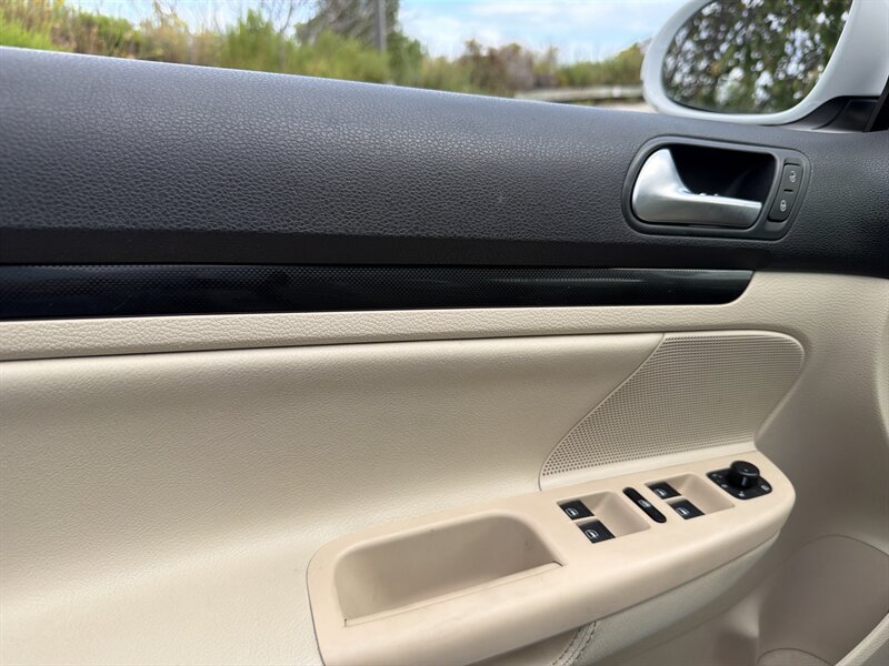 Used 2014 Volkswagen Jetta TDI FWD image 25