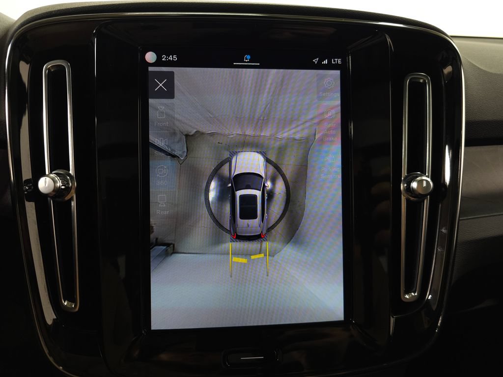 Used 2023 Volvo XC40 Recharge Plus w/ Protection Package Premier AWD/4WD image 27