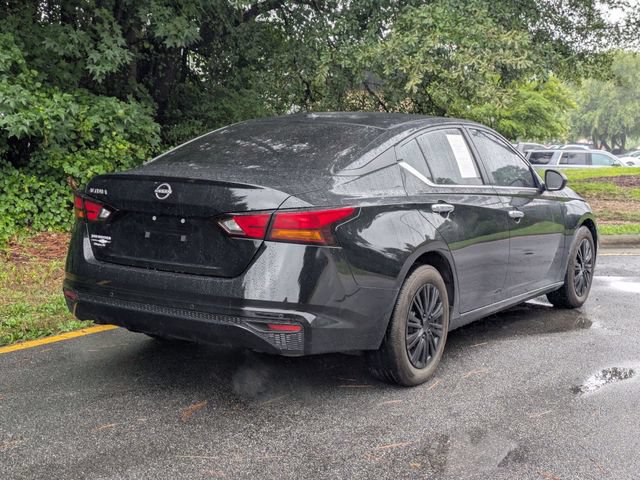 Used 2025 Nissan Altima 2.5 S FWD image 2