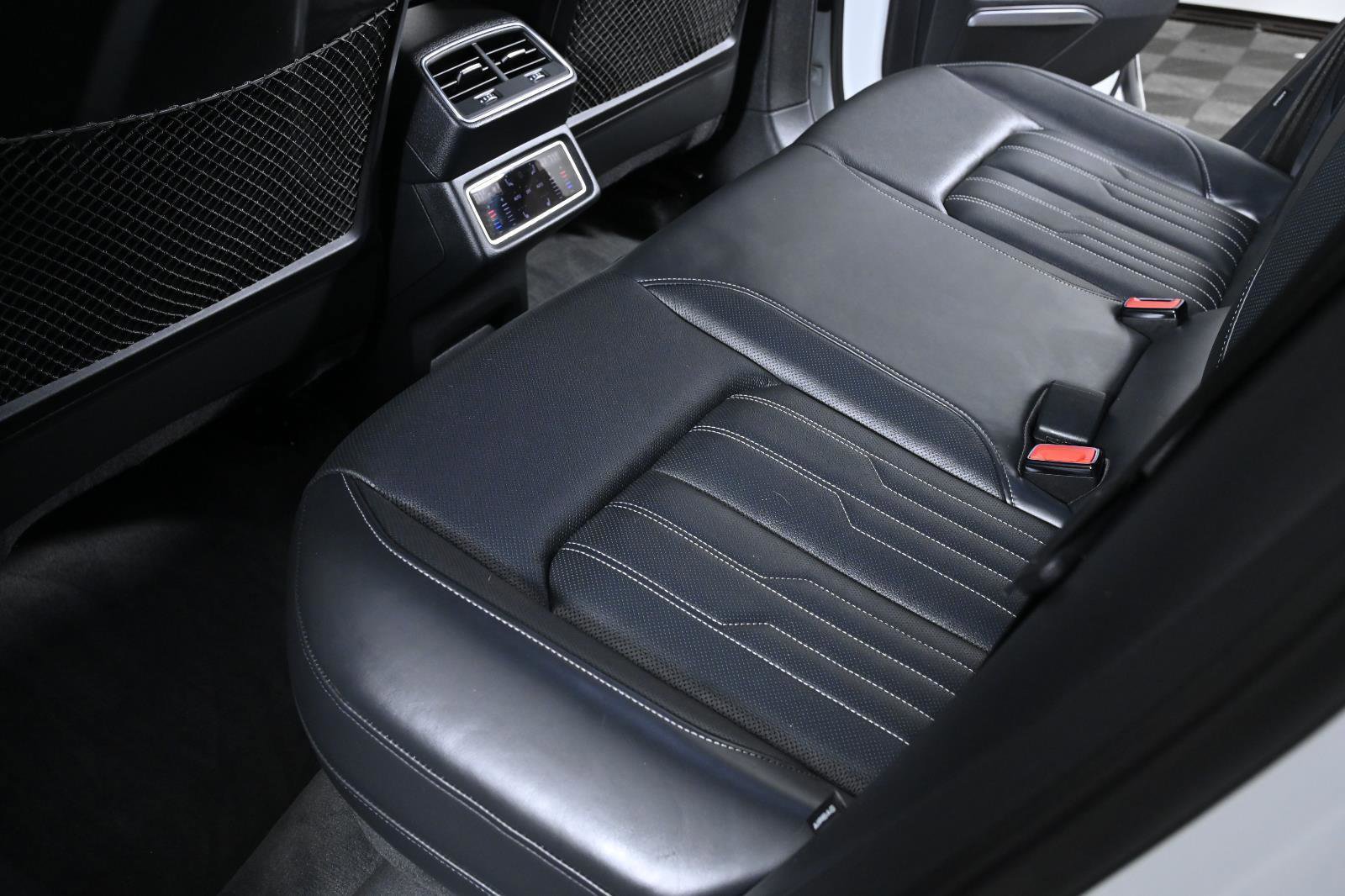 Used 2022 Audi e-tron Chronos image 27