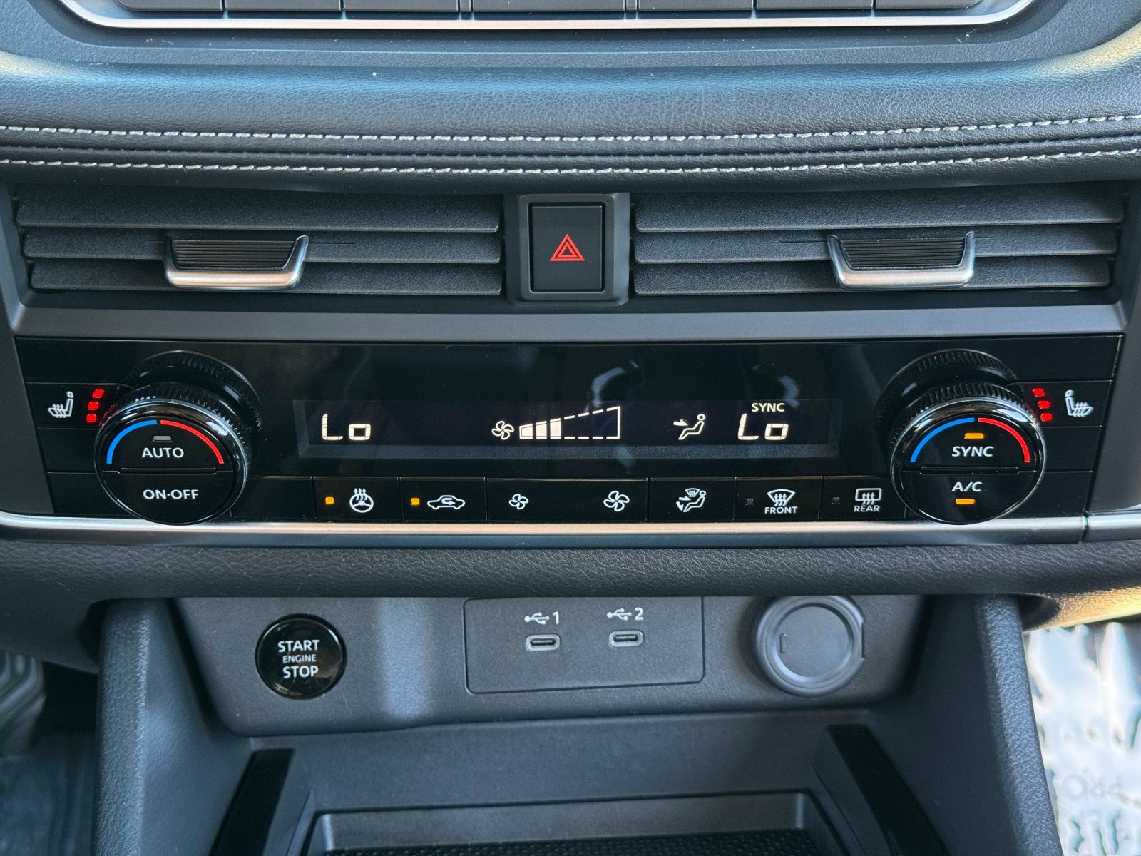 Used 2024 Nissan Rogue SV w/ SV Premium Package FWD image 25