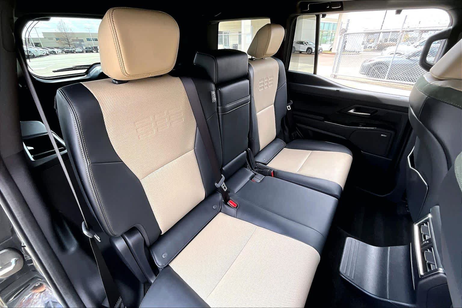 Used 2024 Lexus GX 550 AWD/4WD image 39