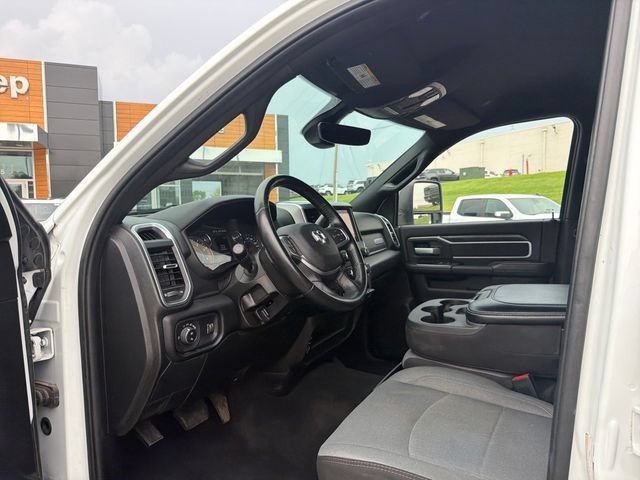 Used 2024 RAM 2500 Big Horn AWD/4WD image 24