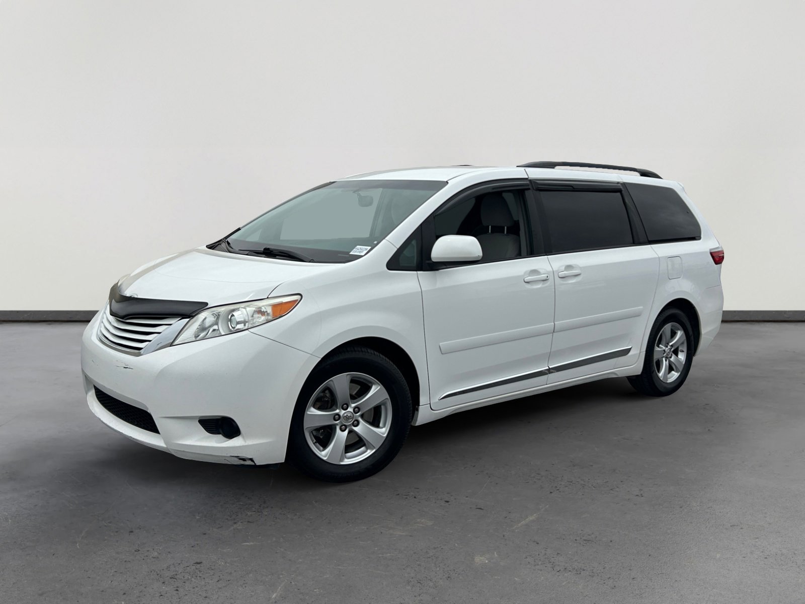 Used 2017 Toyota Sienna LE
