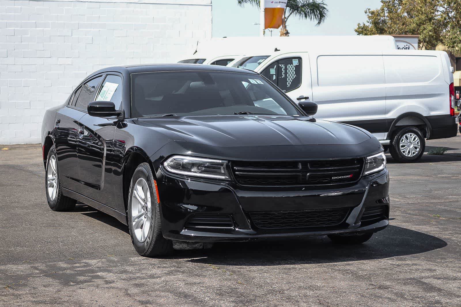 Used 2022 Dodge Charger SXT RWD image 3