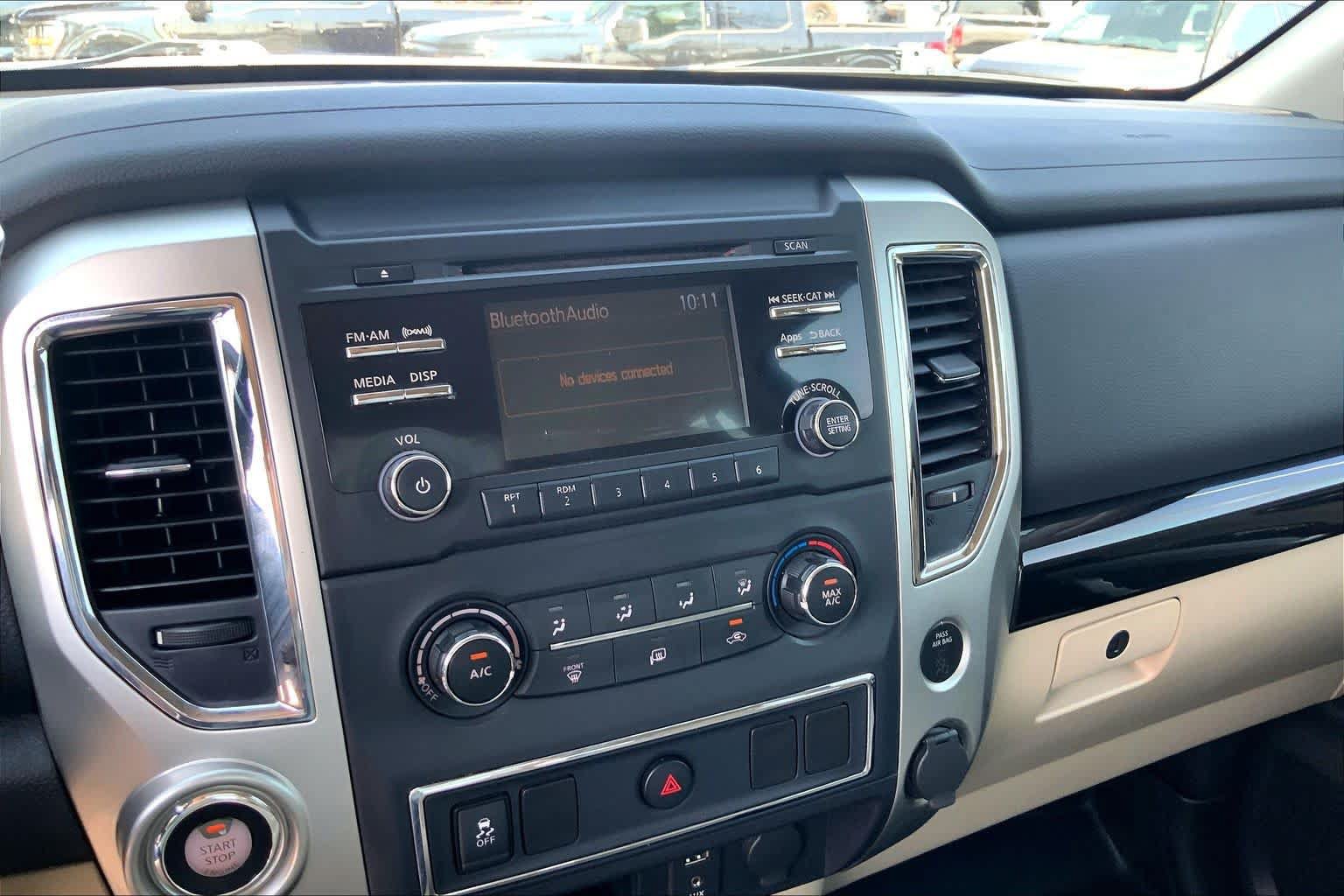 Used 2017 Nissan Titan SV RWD image 34
