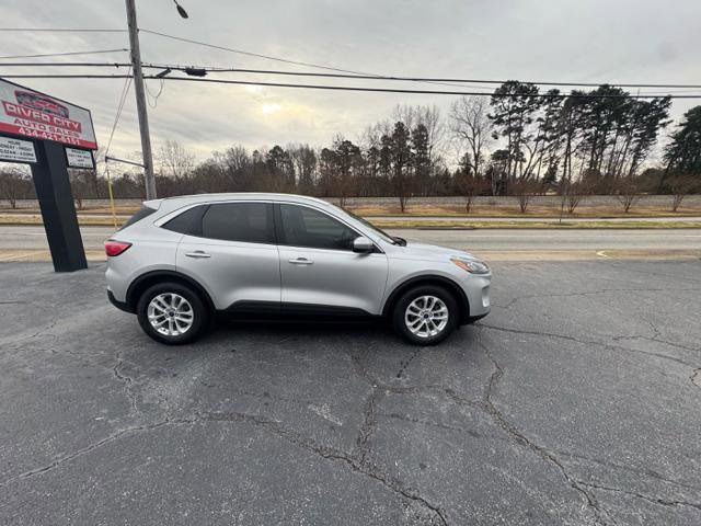 Used 2020 Ford Escape SE FWD image 2