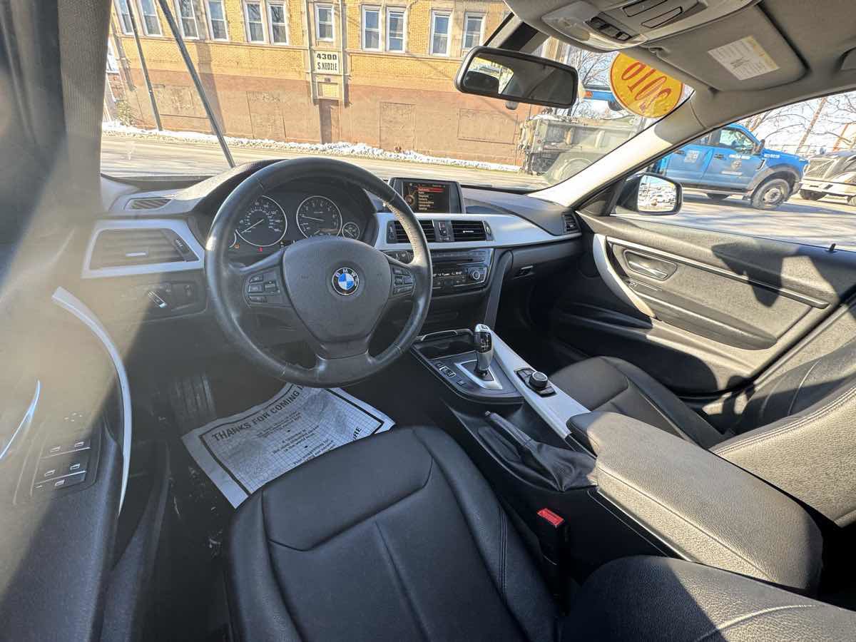 Used 2016 BMW 320i Sedan RWD image 10
