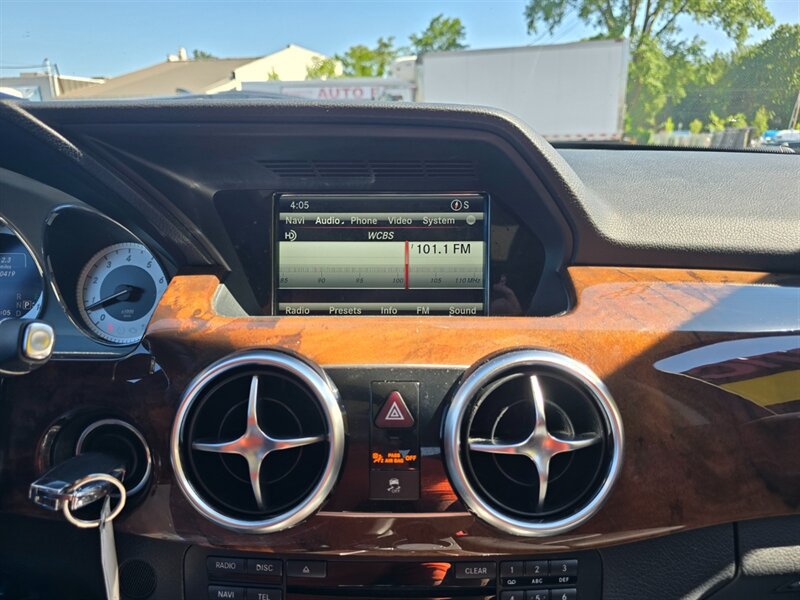 Used 2015 Mercedes-Benz GLK 350 4MATIC image 7