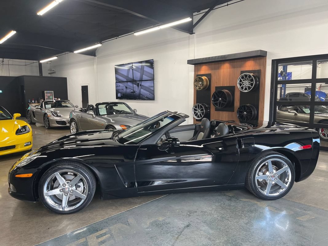 Used 2007 Chevrolet Corvette Coupe w/ Preferred Equipment Group RWD image 6