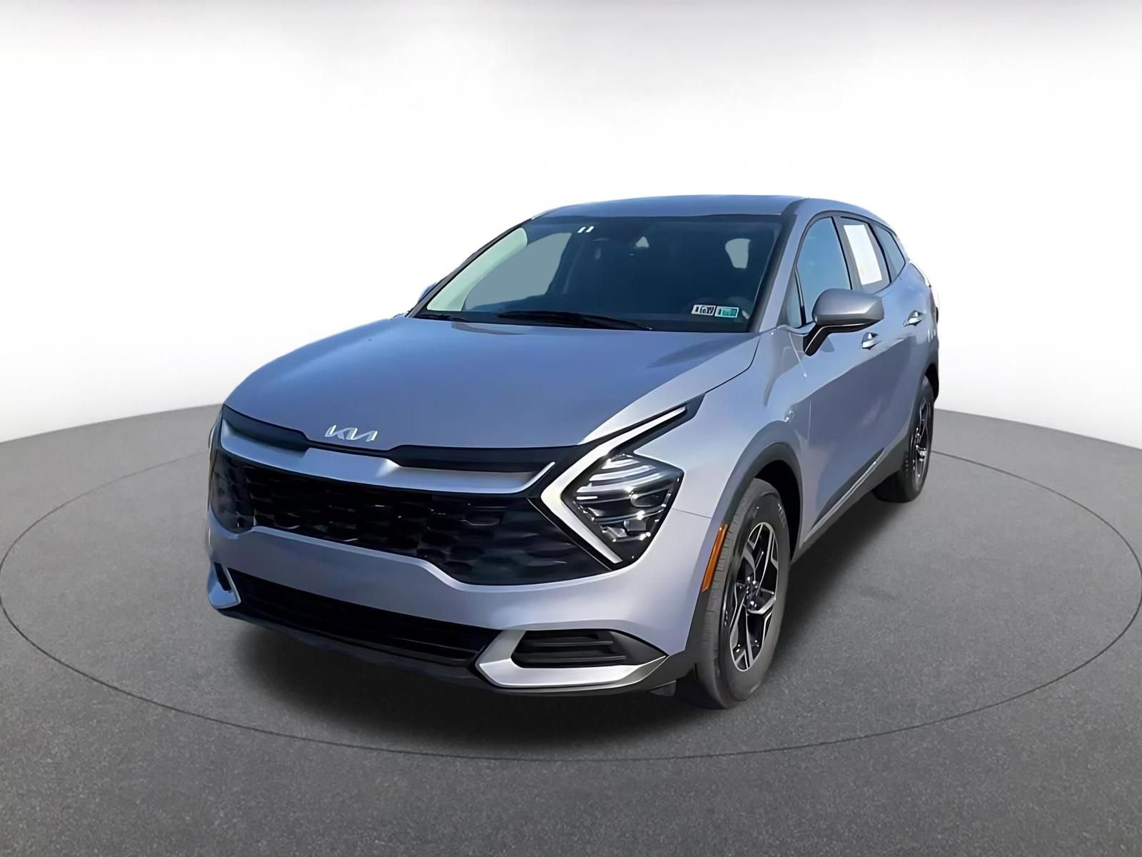 Used 2025 Kia Sportage LX image 6