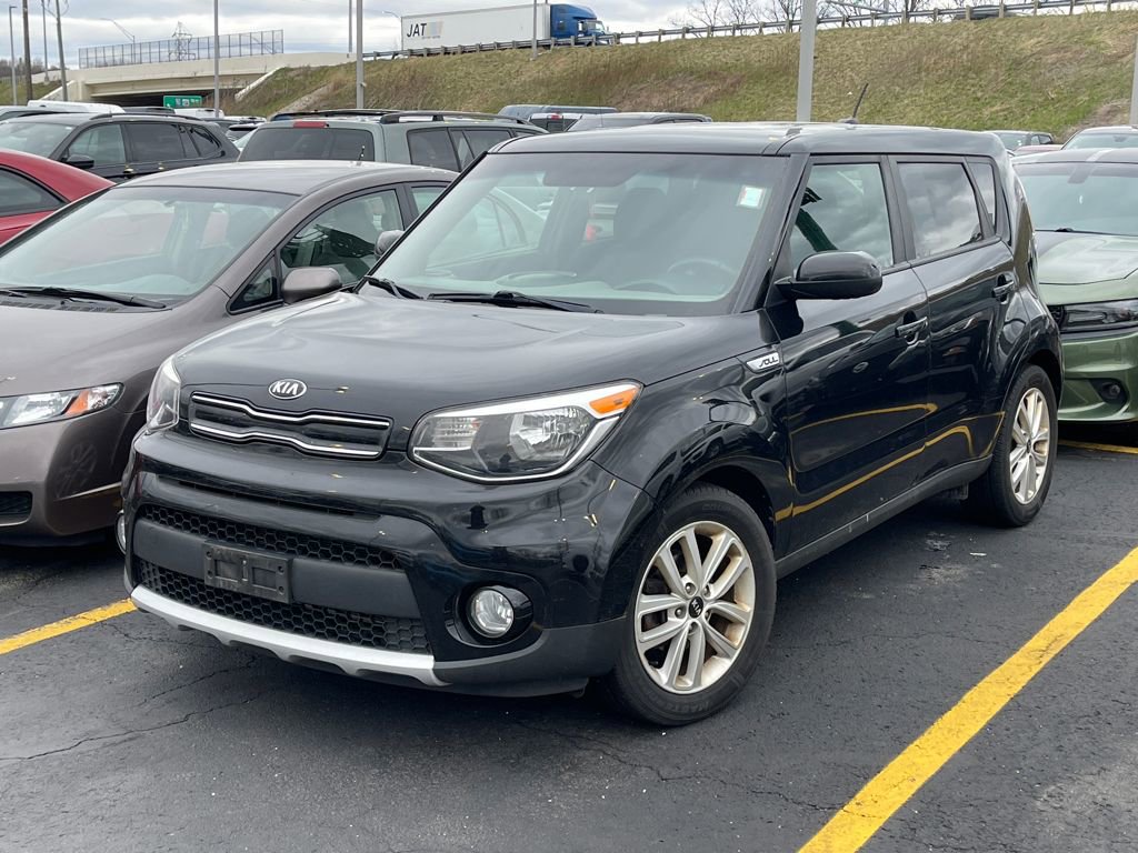 Used 2018 Kia Soul + image 2