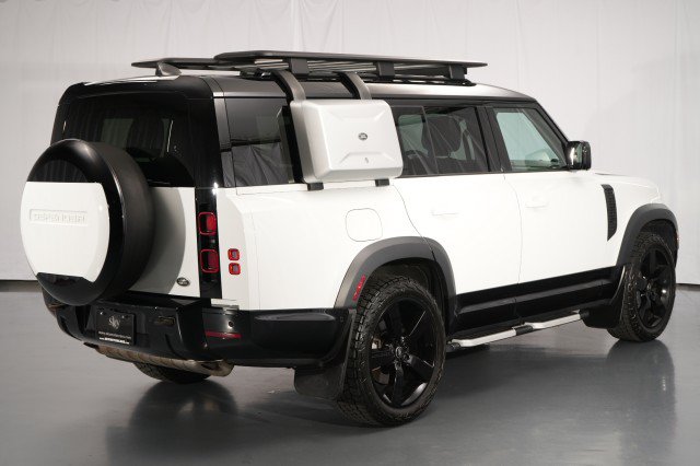 Used 2023 Land Rover Defender 130 X-Dynamic SE AWD/4WD image 11
