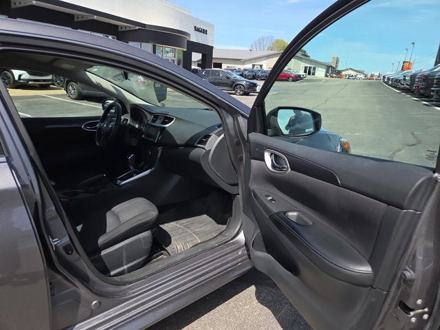 Used 2019 Nissan Sentra SR FWD image 12