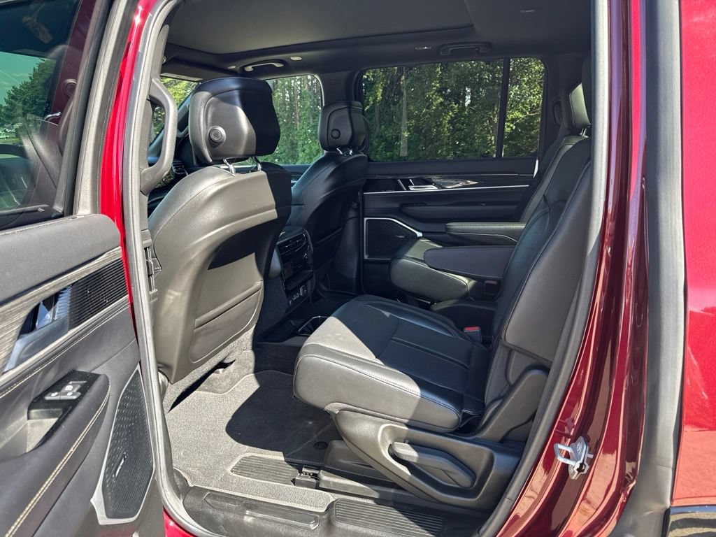 Used 2022 Jeep Wagoneer Series II w/ Convenience Group I AWD/4WD image 19