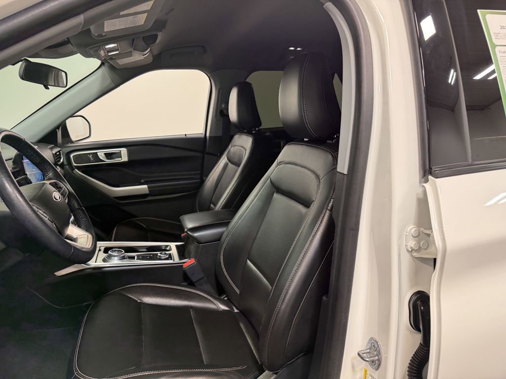 Used 2022 Ford Explorer XLT w/ Equipment Group 202A AWD/4WD image 58