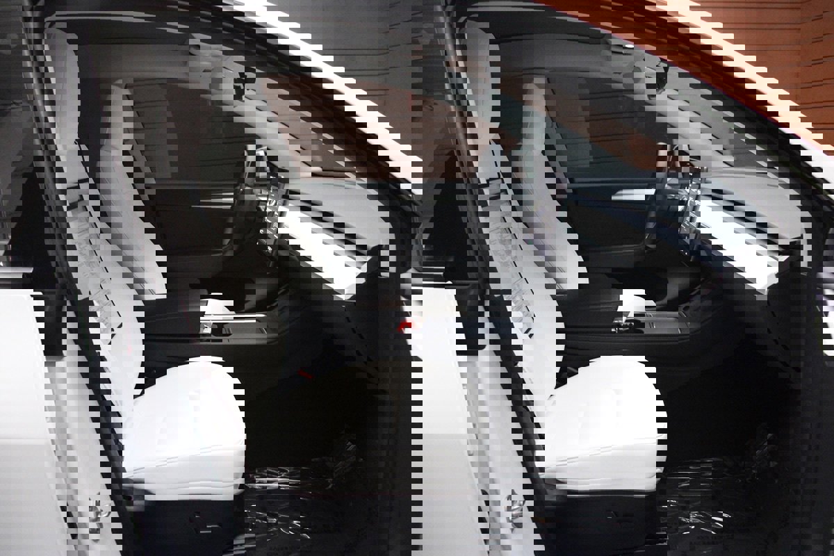 Used 2024 Tesla Model Y Long Range image 36