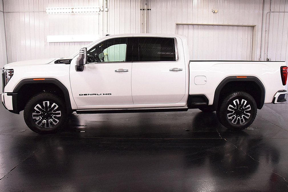 Used 2025 GMC Sierra 2500 Denali Ultimate w/ Snow Plow Prep/Camper Package image 4