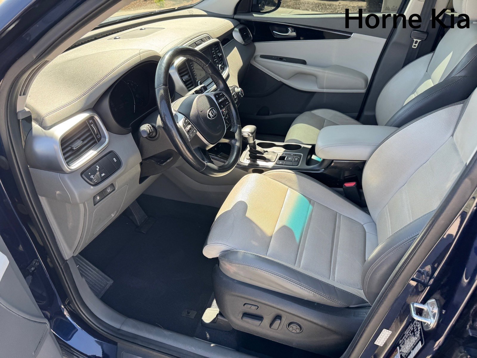 Used 2020 Kia Sorento SX image 9