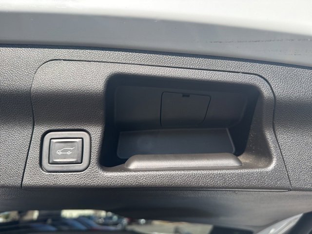 Used 2023 GMC Acadia SLT w/ Elevation Edition image 31