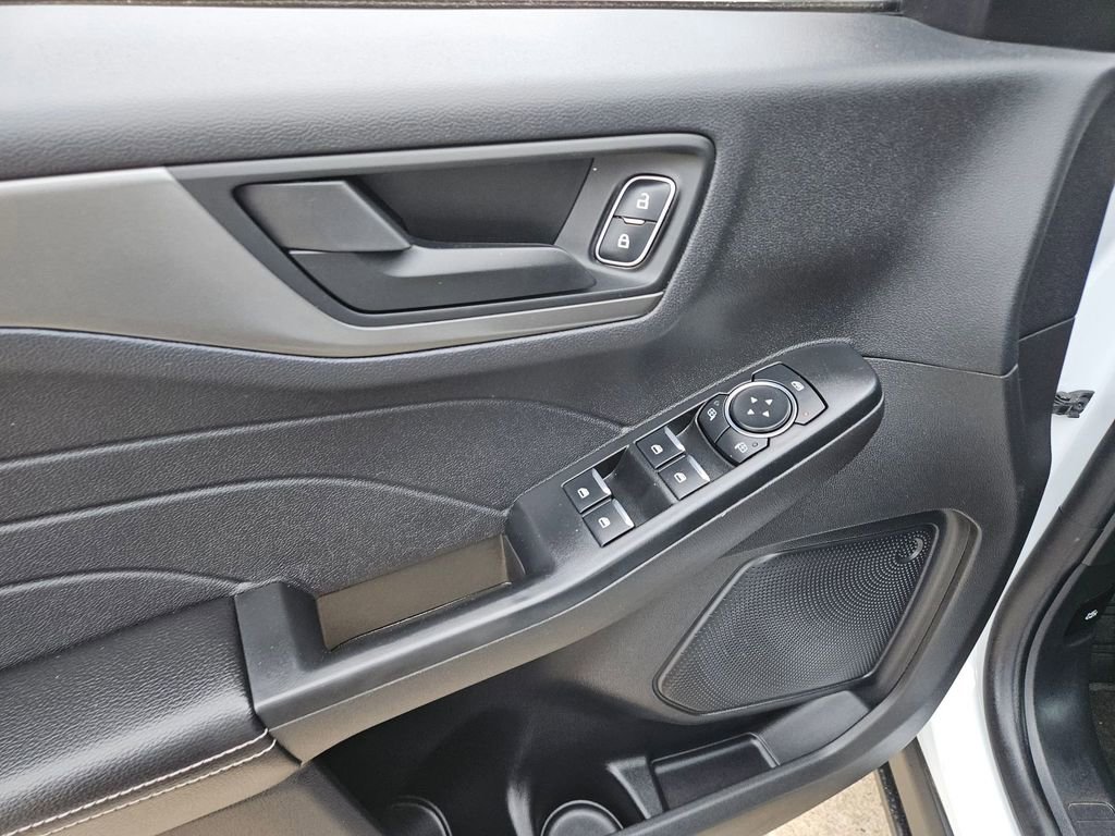 Used 2025 Ford Escape Active AWD/4WD image 15
