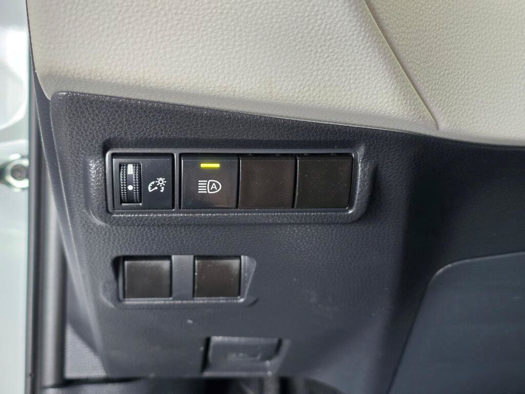 Used 2024 Toyota Corolla Cross L AWD/4WD image 24