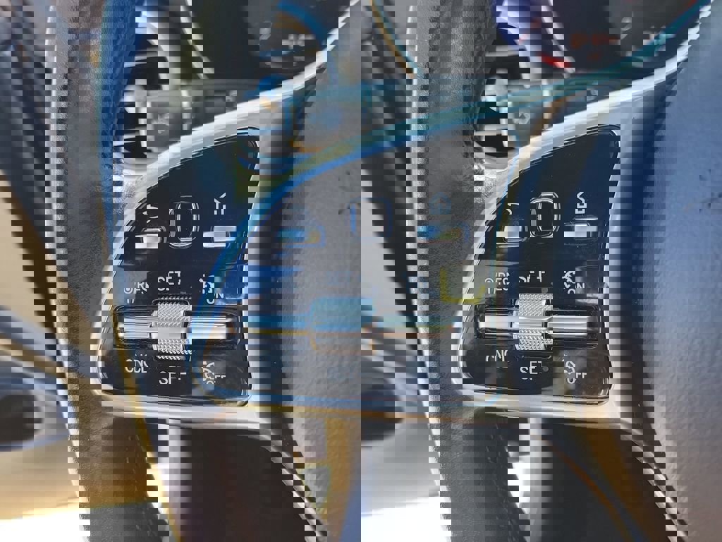 Used 2021 Mercedes-Benz GLC 300 4MATIC image 24