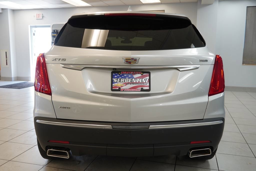 Used 2018 Cadillac XT5 Luxury w/ Driver Awareness Package AWD/4WD image 13