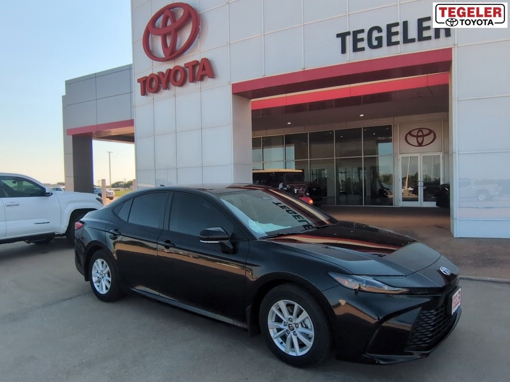 New 2025 Toyota Camry LE image 1