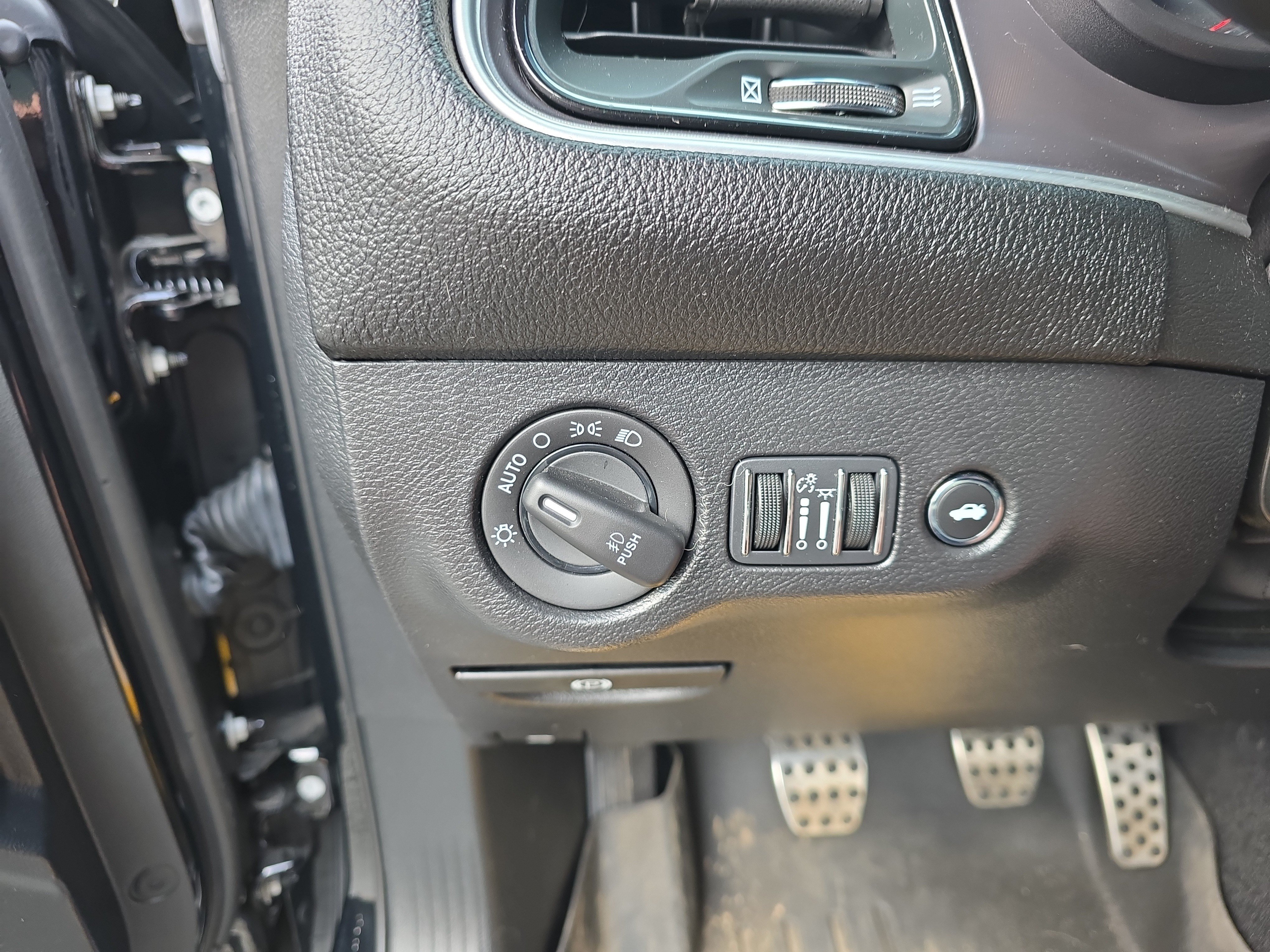 Used 2022 Dodge Challenger R/T Scat Pack RWD image 21