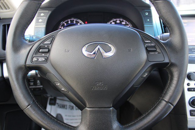 Used 2014 INFINITI Q60 Convertible w/ Premium Package RWD image 16