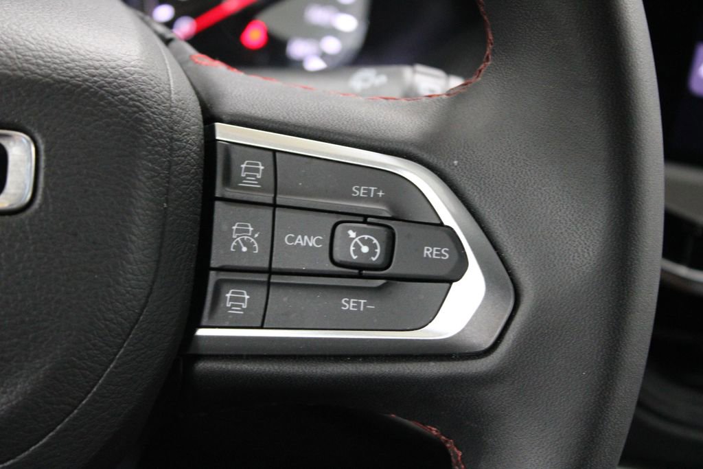 Used 2025 Jeep Compass Trailhawk image 37