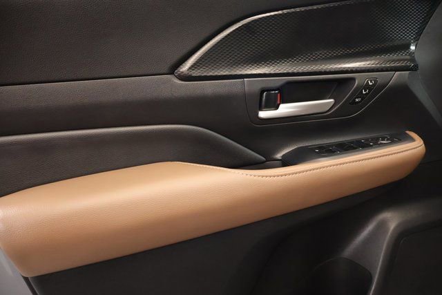 Certified 2025 Toyota Grand Highlander AWD Hybrid image 10