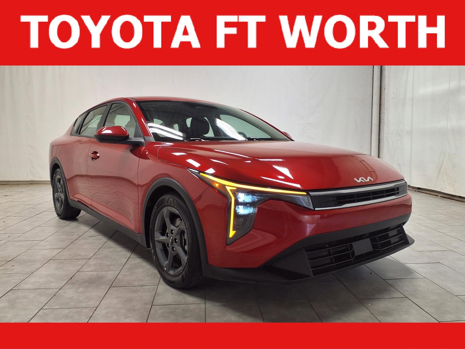 Used 2025 Kia K4 LXS FWD image 1