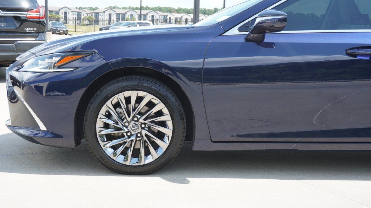 Certified 2025 Lexus ES 350 Ultra Luxury FWD image 10