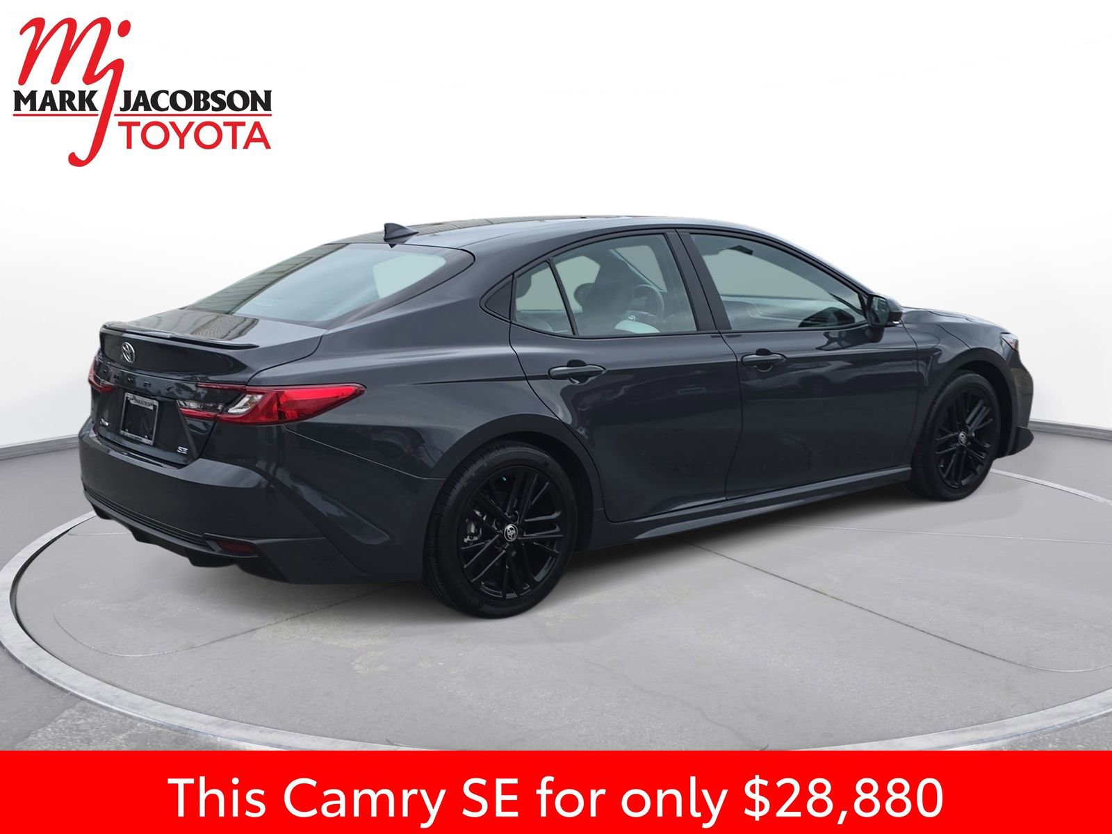 Used 2025 Toyota Camry SE image 9