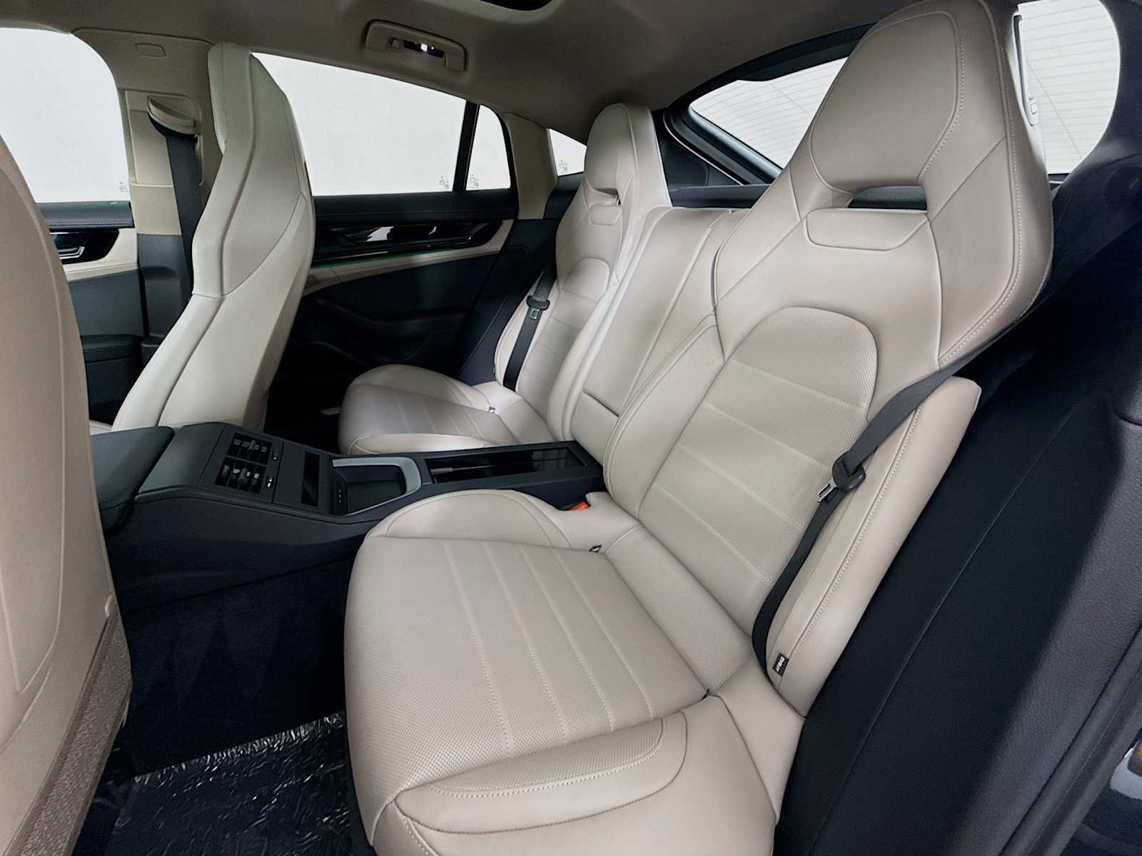 Certified 2025 Porsche Panamera RWD image 22