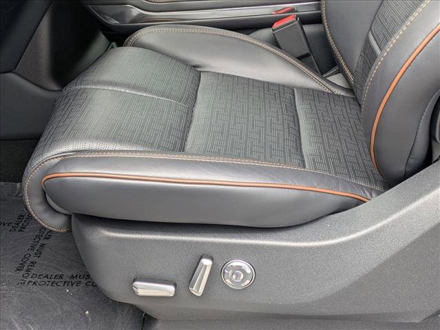 New 2025 Lincoln Navigator L Black Label image 4